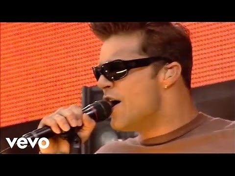 Ricky Martin - Livin La Vida Loca (Live)