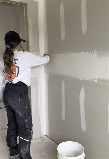 Skim Coating Drywall: Essential Tips and Tools