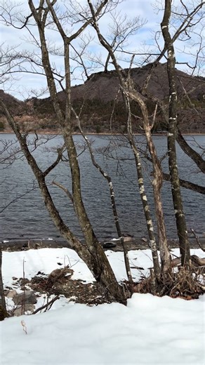 榛名湖一周散歩🍂🏔️ 標高高い山を車で上がっていくと 突然そこだけ高原のような不思議な景色 #榛名湖 #榛名山ロープウェイ #榛名神社 #伊香保温泉 #ハイキング
