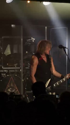 Def Leppard One Night Only Live at The Leadmill Sheffield May 19, 2023 Record Store Day exclusive on Double Silver Vinyl LP. This unique set was from one of the most intimate shows the band has played in the UK or Europe in over 35 years, giving fans the chance to hear and see the band up close performing an extraordinary stadium style set in a club setting. Watch "Wasted" at https://youtu.be/U8c8KHHCgMs Def Leppard One Night Only Live at The Leadmill - coming Saturday, April 20 for #RecordStore