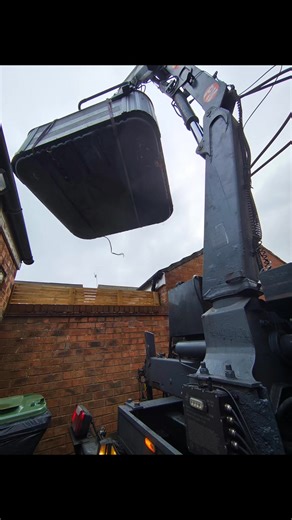 Tight access to get to lift this tub out in Scarborough this morning. #Hottubmovers #hull #hottubcrane #hottubrelocation #hottubmover #yorkhottubmovers #scarborough | The Hot Tub Mover