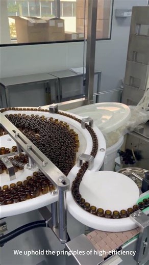 The automated filling production line for freeze-dried powder solvent at the Mayda factory.