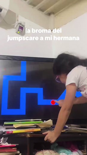 Broma de jumpscare a mi hermana: reacción divertida