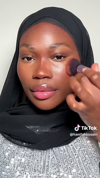 Yasmin's Makeup Tutorial: Lip Oil, Foundation, Conceal & More!