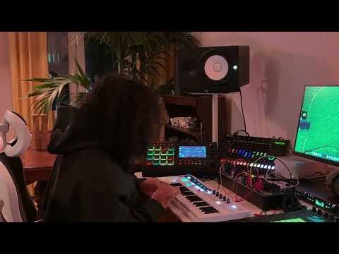 Ambient Boom Bap Jam with MPC Live 2, Roland Tr8s, Arturia KeyStep Pro and Eurorack