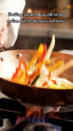 What Is Sautéing? 🧈🔥 Quick Cooking for Aroma & Soft Texture