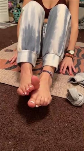 long toes feet soles #feet #foot #pedicure #toenails #sole #toes #longtoes #soles #shorts