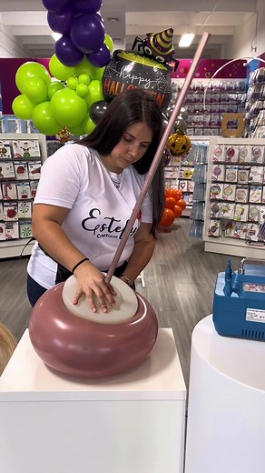 DIY Thanksgiving Balloon Centerpiece Tutorial