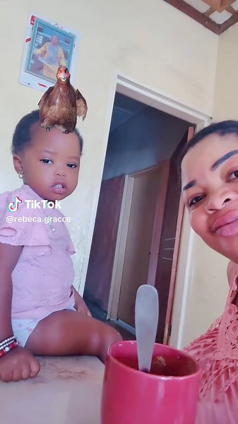 Rebeca gracce (@rebeca.gracce)’s videos with La Gallina - Live - Invierno Musical