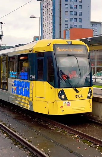 MetroLink Tram At Benchill #shorts
