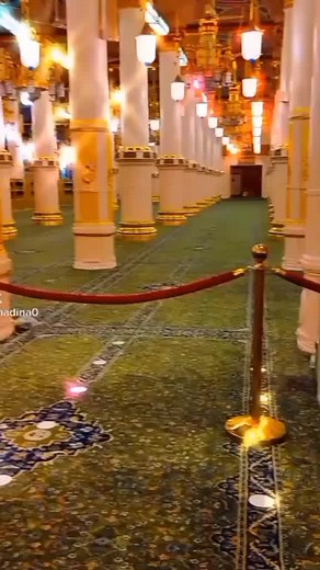 Exploring the Stunning Interior of a Grand Mosque