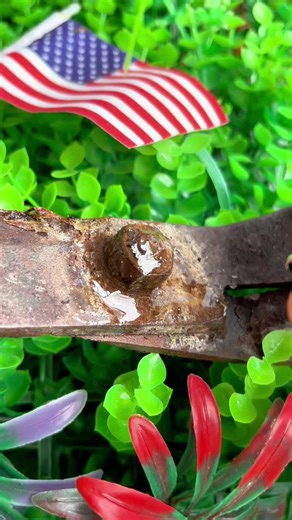 Incredible Construction Trick for Stuck Screws