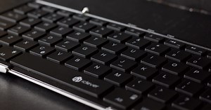 Review: iClever Tri-Folding Backlit Bluetooth Keyboard - 9to5Mac
