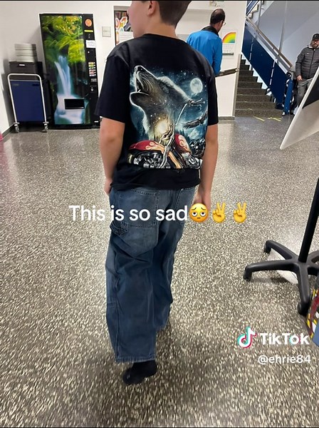 Alpha Wolf Spotted in Roblox: A Sad Breakup Story