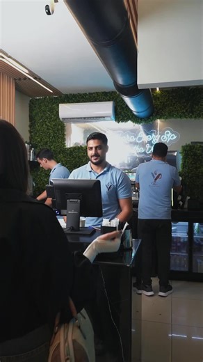 Late-Night Coffee Shop Customer Experience