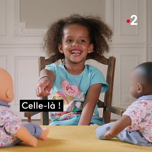 30K reactions · 18K shares | Les préjugés liés à la peau noire sont encore tenaces. Pour preuve, ce "test de la poupée" inventé aux Etats-Unis dans les années 40 et renouvelé aujourd'hui en France... "Noirs en France", un documentaire à revoir sur france.tv ▶️ bit.ly/NoirsEnFrance | France tv | Facebook