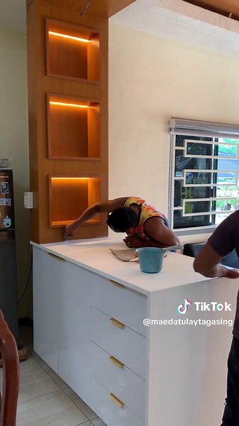 Designing a Fluted Bar Counter with Solflex Tiles: A Detailed Look