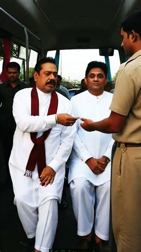 මෙහෙම දේවල් වෙනව ඉතින් 🎤😍 Mahinda Rajapaksha #shorts #comedy #jokes #sinhala #sinhalanews