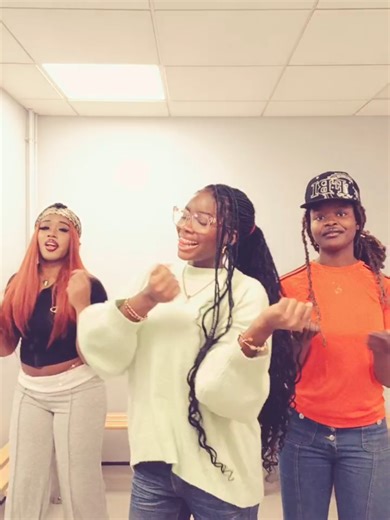 Funny Dance Trends Inspired by Dumber and Dumber