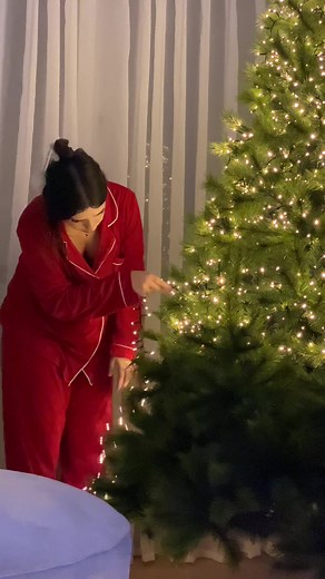 How to Put 3000 Lights on a 215cm Christmas Tree 🎄
