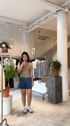 We don’t even remember when we started trading outfits… but one thing’s for sure — we all look great! #FallingWhispersCollection #Libéworkshop #Libécore | LIBÉ