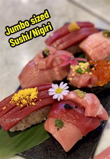 One of our favorites sushi spot in Bangkok - Sushi Seki! They have so many locations and each one be serving up super fresh premium grade sushi. And they’ve got these jumbo size ones as well, for a really good price! @Sushi Seki ใครอยากทานซูชิคุณภาพดีๆ โซส์จัมโบ้แบบนี้ ต้องซูชิเซกิค่ะ สด อร่อย คำโต้โต มีหลายสาขาด้วย อันนี้ไปสาขาพาราก้อนนะค่ะ #sushi #bangkokfood #ซูชิ #bangkokeats #sushilover