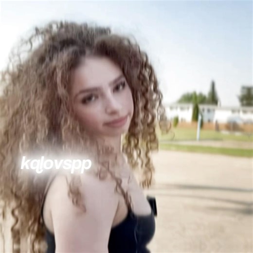 entry for ‪@internetgirll.ৎ‬ edit house! ‪@TheEdithouse.ৎ‬ #BLURRR #kqlovspp