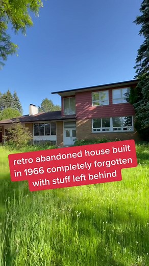 Exploring a Retro Abandoned House from the 1960s