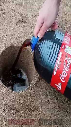 Coca Cola and Mentos Underground #tests #experiment #cocacola #science