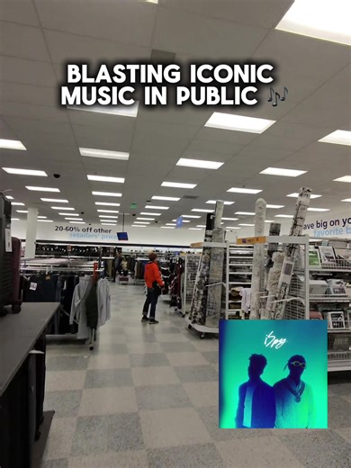 Kyle & Lil Yachty - ISPY🌊🩳 In the process of editing bangers for y’all! #music #blasting #concert #ispy #public