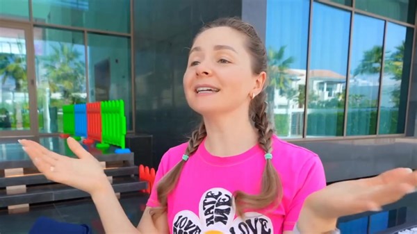 Oliver Plays a Magic Ball Game to Summon the Balloon Man😊 Let's see how Oliver and Balloon Man help the family cope with different challenges and remember colors. What's your favorite color?🎈 #KidsDianaShow #KidsRomaShow #kidsfun #romaanddiana #oliver #ballonman #challenge | Kids Diana Show