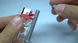 原来用打火机就能制作喷火枪？这也太简单了吧