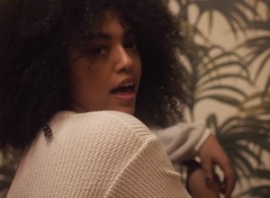 Grateful video is out now. youtu.be/dbDFdvwOLtE 📣 | Mahalia Music