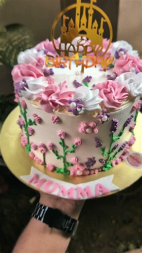Beautiful Hand-Piped Floral Birthday Cake for Mumma! 🌸🎂 100% Eggless by Bakeology Gwalior #cake