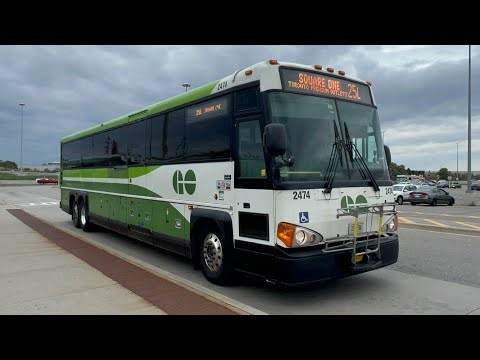 GO Transit | 2011 MCI D4500CT 2474 on the 25L to Square One