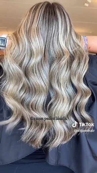 Champagne Blonde Hair Color: The Perfect Shade