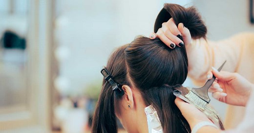 Mèches, balayage, ombré hair ? Un coiffeur explique la différence entre ces techniques