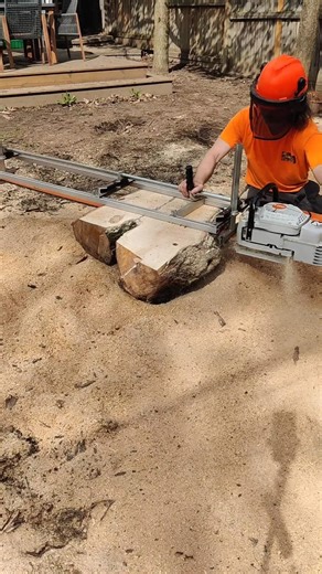 milling small maple log with Alaskan chainsaw mill