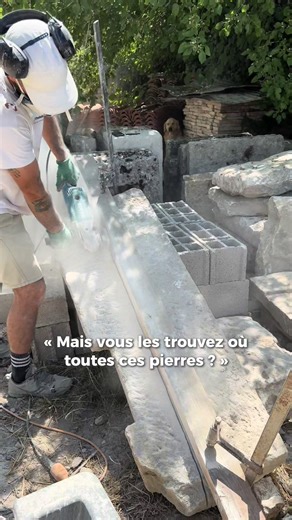 Secret dévoilé 😬 Blague à part, on en a trouvé pas mal dans notre jardin mais malheureusement pas assez avec toutes les ouvertures qu’on a à créer 🙃 Donc on regarde très souvent les annonces sur le bon coin à la recherche de bonnes affaires ! En tout cas, merci @Mini Pelle IMX d’alléger notre budget pierres de taille 😂 ➡️ D’ailleurs jusqu’au 28/02, avec le code “NOVELISIMX” et pour l’achat d’une mini pelle 1T , 1T2 PRO et 1T5 (comme la nôtre), vous avez un godet de curage et une attache rapid