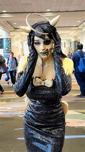 Alice Angel Cosplay at MegaCon Orlando 🖤 #aliceangel #megacon #cosplay