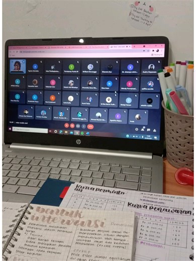 Online classes be like full of sleep except attendance time . . #fyp #foryoupage #onlineclass #unilife #funnyvideos