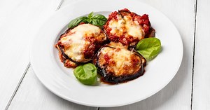 Cyril Lignac nous partage sa savoureuse recette d'aubergines alla parmigiana, on en mangerait tous les jours !