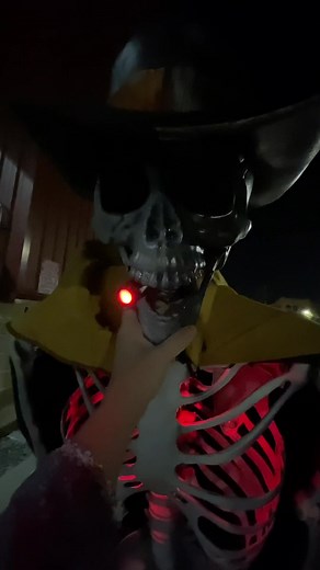 Walking Skeleton Halloween Costume Tutorial