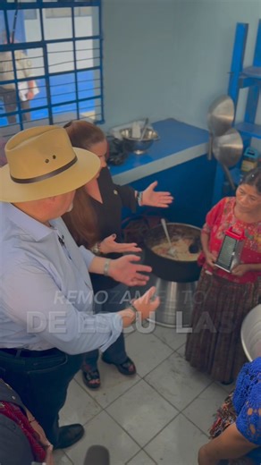 Estamos comprometidos con mejorar la infraestructura del sistema educativo. Para este año, 10 mil escuelas de todo el país serán remozadas brindando espacios dignos de aprendizaje para todas y todos los estudiantes. #GuatemalaSaleAdelante 📚👧🏻👦🏽 | Gobierno de Guatemala