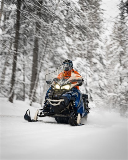Snowmobile Paradise in Saskatchewan! One of the top snowmobiling destinations in the province is the legendary “1000 Miles of Snow” trail system in the northeast. This epic route connects 10 communities—from Melfort and Tisdale, to Nipawin, Carrot River, and Hudson Bay—taking riders through some of the most picturesque winter landscapes the region has to offer! @sasksnow @1000milesofsnow #ExploreSask #ExploreCanada | Tourism Saskatchewan