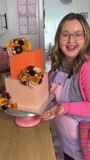 Frost Form® on Instagram: "✨NEW 8-INCH SQUARE FROST FORM✨ Now you can make the most impressive SQUARE tiered cakes in half the time!! 🙌🏻🙌🏻 Order worldwide on www.frostform.com 🧡 We ship from Ireland (EU)"