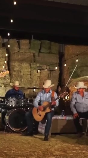 A mí modo - La esencia de Los Huracanes del Norte