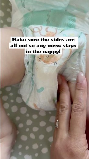 Minimise the mess of poonami problems with these easy nappy changing hacks! 💩