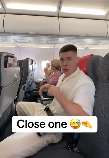 Bro had to lock in real quick 😂😂 (@Я ГЛЕБАС) #fast #speed #airplane #plane #record