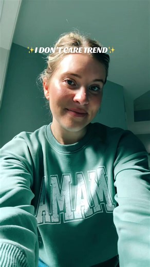 Love a good pull over sweater #mamasweater #sweater #ootd #sahmootd #monlife